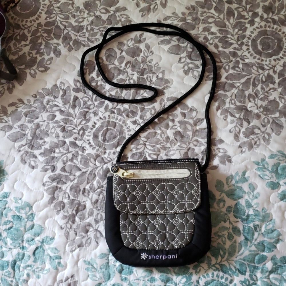 Small crossbody